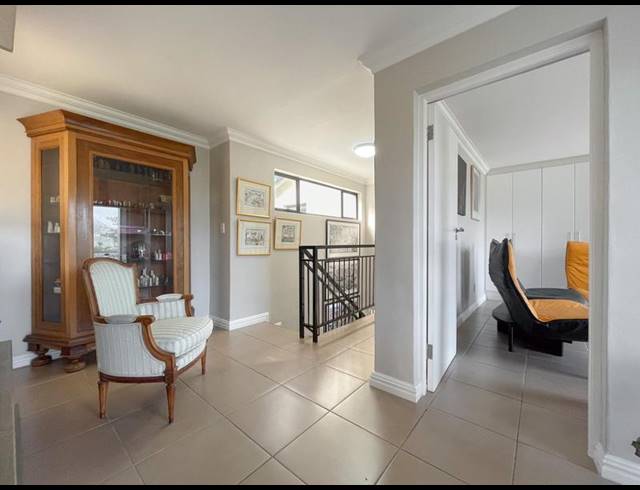 4 BEDROOM HOUSE FOR SALE IN HOUT BAY